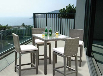 Hometrends-PE Rattan High Table